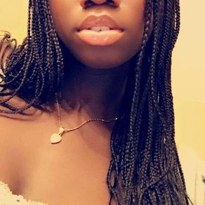 Meet your Posher, Akua